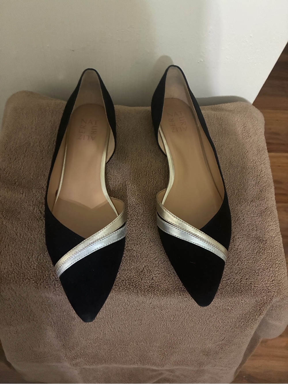 Naturalizer Black Excellent Condition Flats
